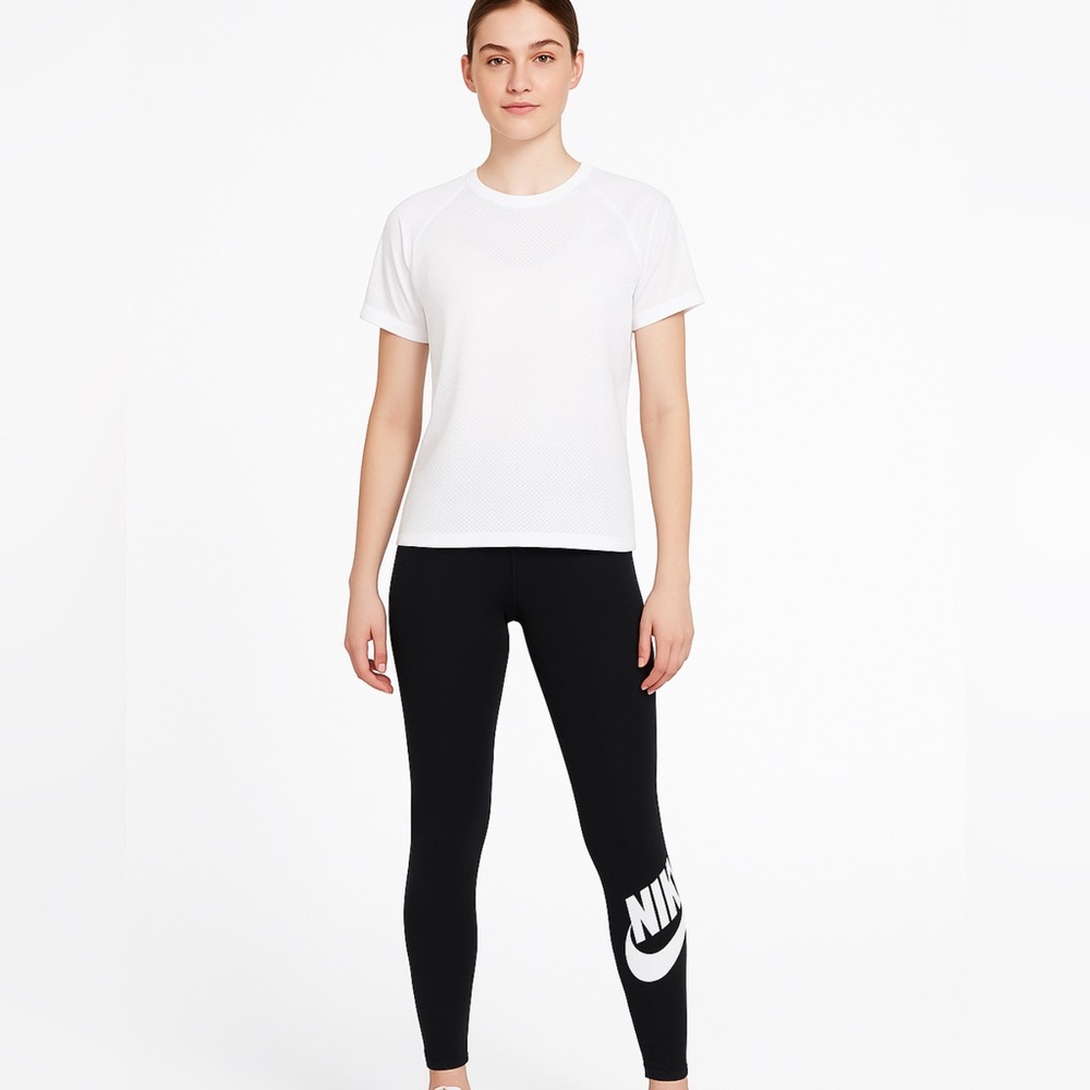 Nike Black high waisted Performance Leggings & Nike Dri fit top
